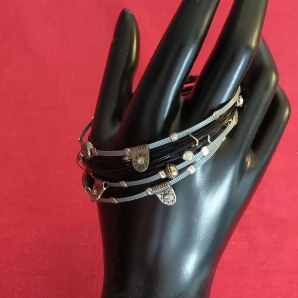 Set of 4 Seasonal Whispers Bangle Bracelets - Picture 2 of 12